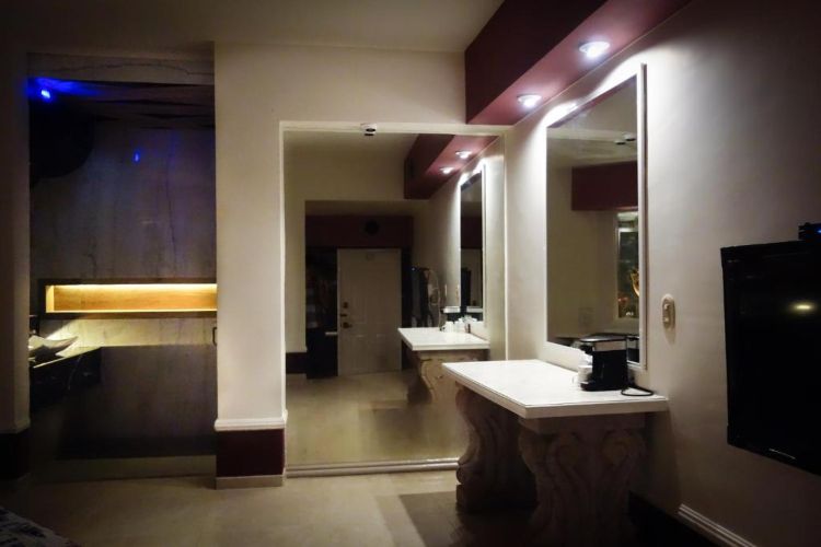 suite con espejos en el Hotel & Motel New York Orizaba